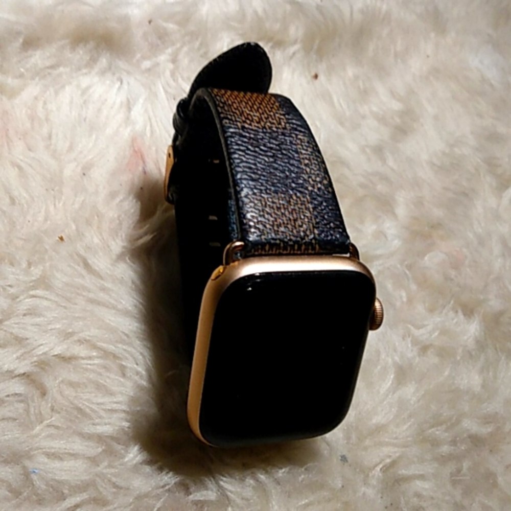 Series 4 Apple Watch | Sz 44m